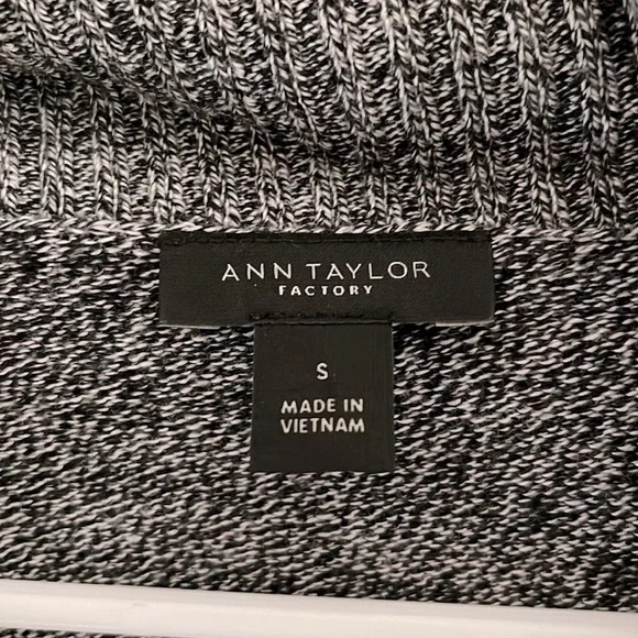 Ann  Taylor cardigan - Picture 2 of 4